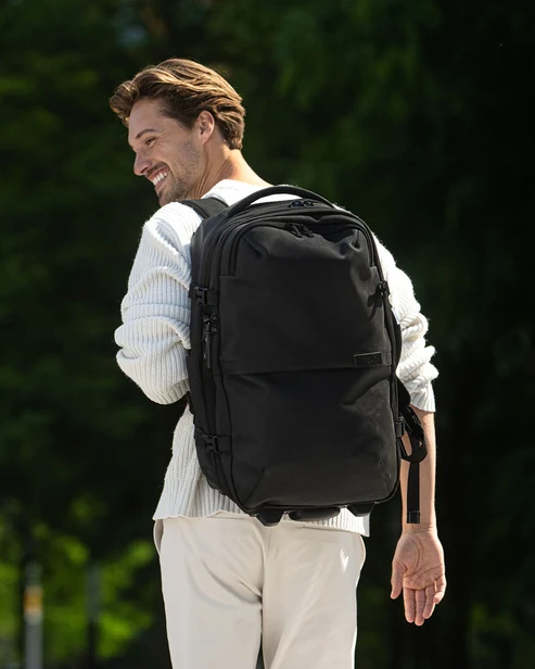 MAX (Carry-On)